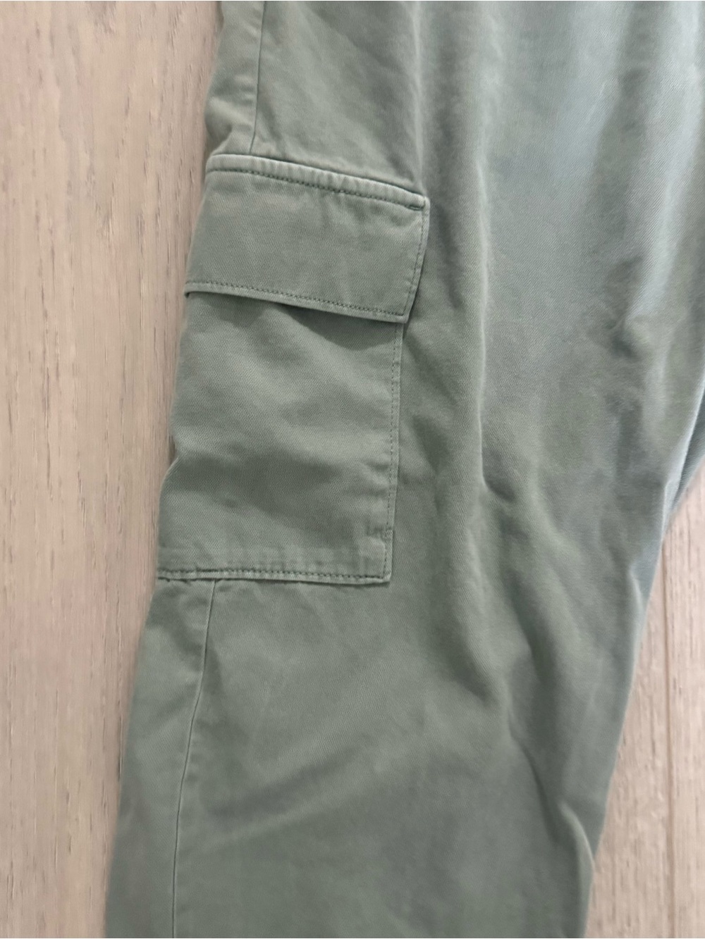 GAP Olive Green Cargo Jogger Pants - Picture 2 of 4